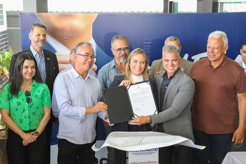 52648679799_b001363977_c