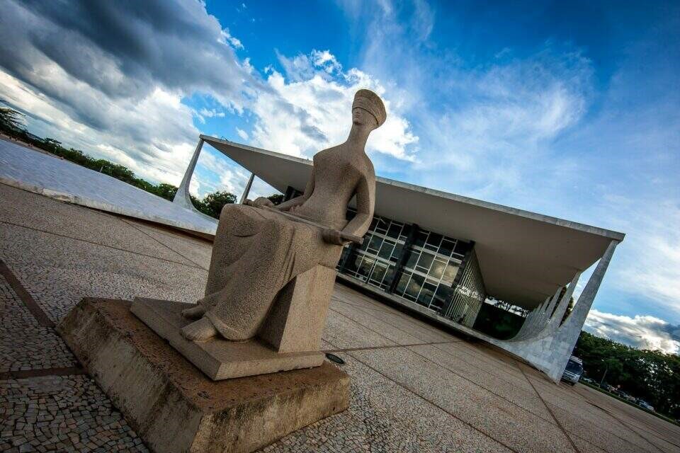 Decisão Moraes Capa