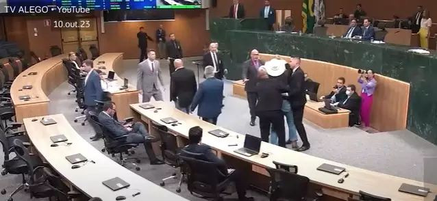 Barraco na ALEG